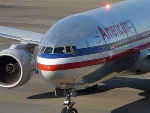 American Airlines будет пропускать вне очереди пассажиров без багажа