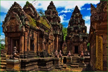 Храм Бантеай Срей в комплексе Ангкор-Ват фото