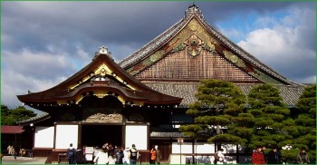 поездка в Киото в замок Нижо в апреле фото